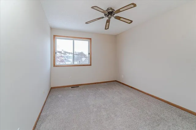 $220,000 | 1937 Southcross Drive West, Unit 1106, Burnsville, MN 55306