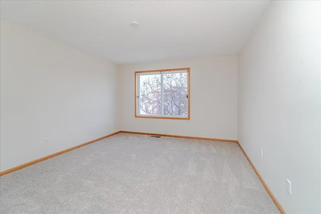 $220,000 | 1937 Southcross Drive West, Unit 1106, Burnsville, MN 55306