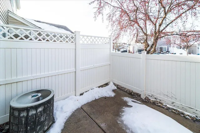 $220,000 | 1937 Southcross Drive West, Unit 1106, Burnsville, MN 55306