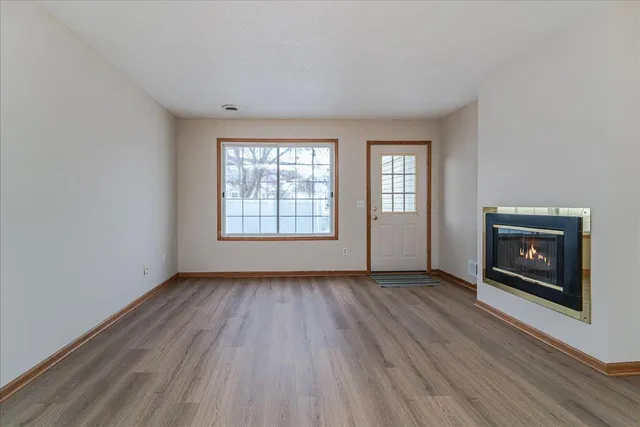 $220,000 | 1937 Southcross Drive West, Unit 1106, Burnsville, MN 55306