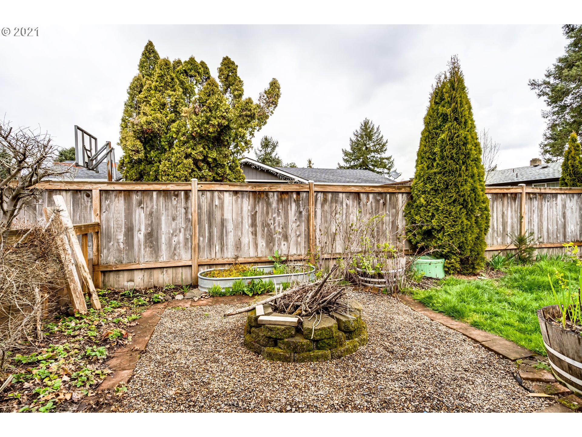 4970 E Street Springfield, OR 97478 - Photo 7 of 32