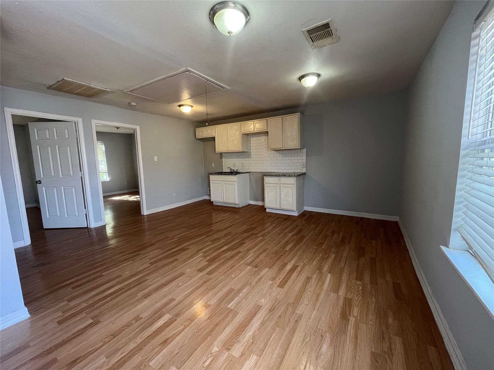 5142 Higgins Street, Unit B Houston, TX 77033 - Photo 1 of 9