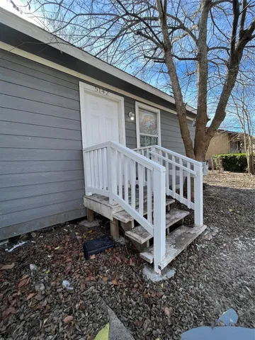 $950 | 5142 Higgins Street, Unit B, Houston, TX 77033