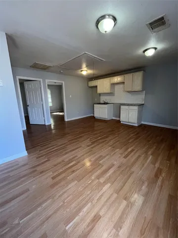 $950 | 5142 Higgins Street, Unit B, Houston, TX 77033