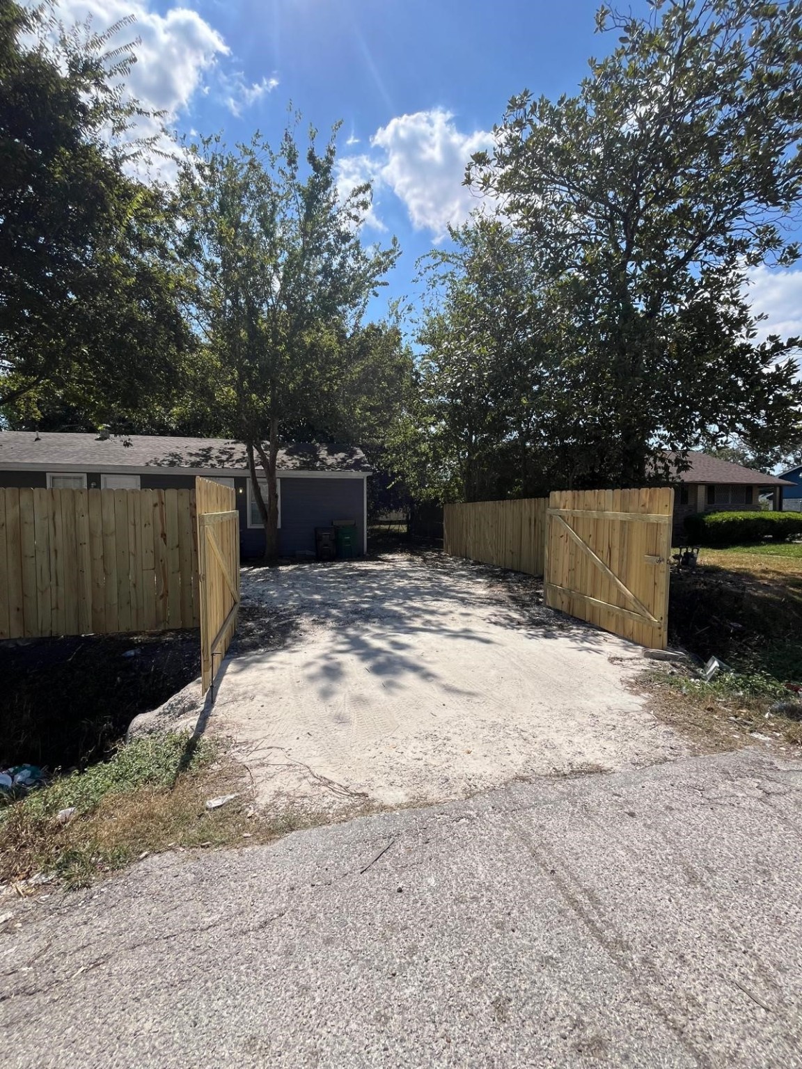 5142 Higgins Street, Unit B Houston, TX 77033 - Photo 8 of 9