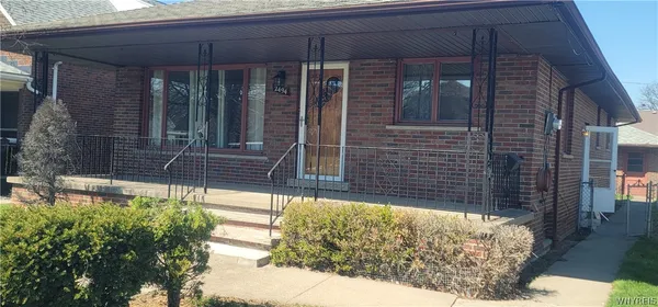 $219,900 | 2494 Forest Avenue, Niagara Falls, NY 14301