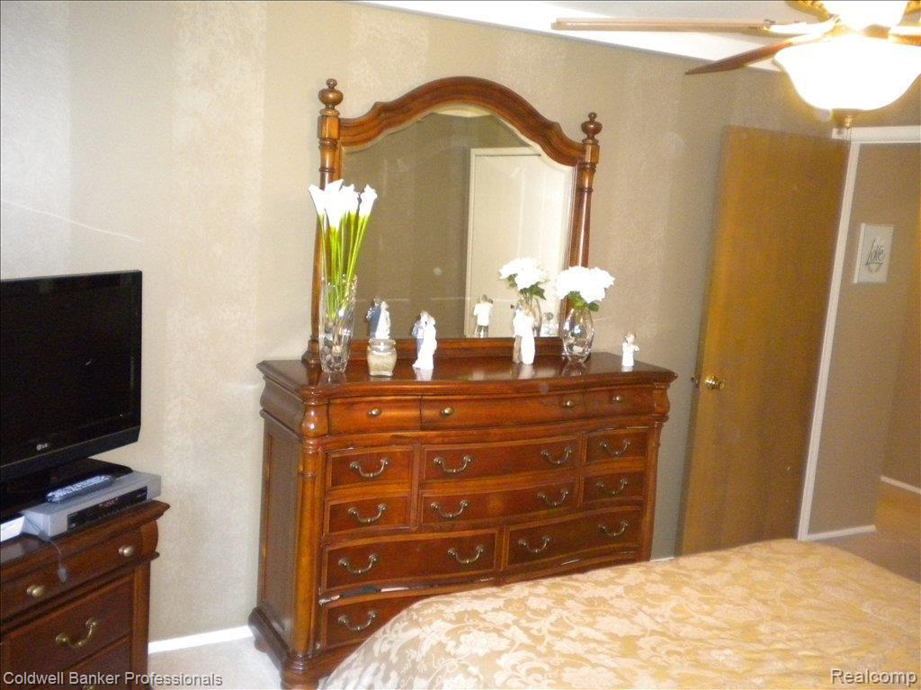 16232 Riverside Drive Livonia, MI 48154 - Photo 15 of 24 MBR 2
