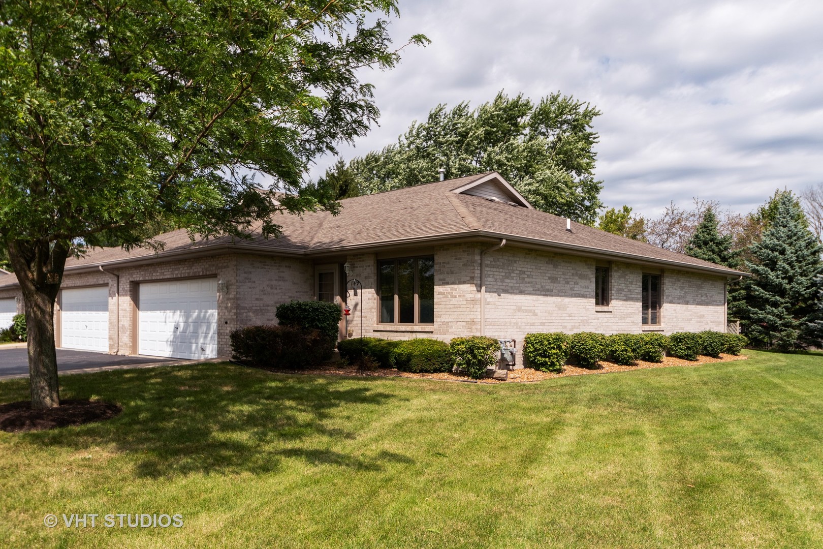 149 Batson Court New Lenox, IL 60451 - Photo 2 of 12