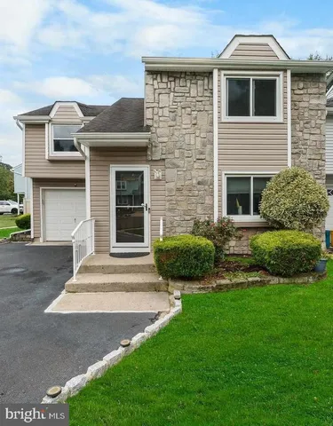 $3,000 | 17 Winchester Drive, East Windsor, NJ 08520