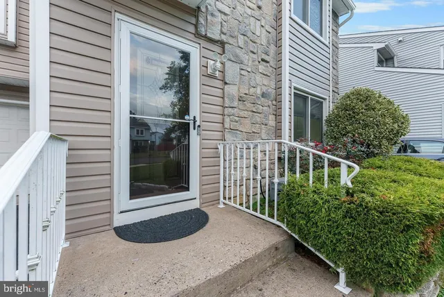 $3,000 | 17 Winchester Drive, East Windsor, NJ 08520