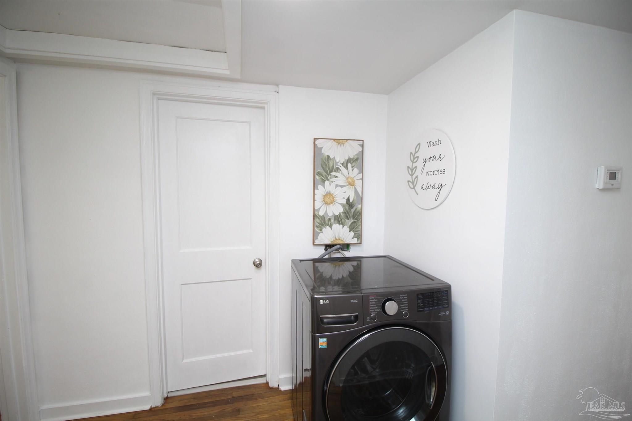 315 Flannan Road Pensacola, FL 32507 - Photo 15 of 17 a utility room with dryer and washer