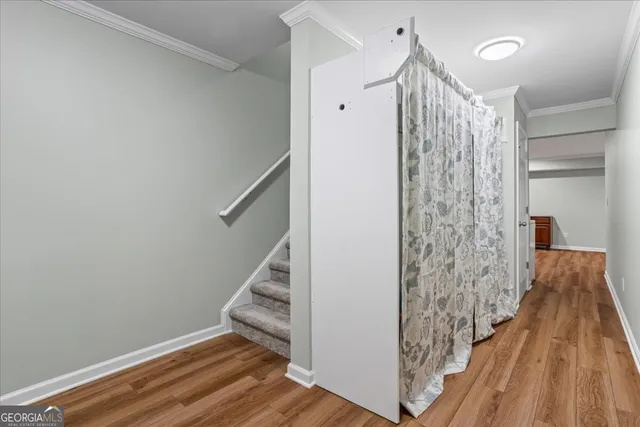 a picture of a room with a floor plan