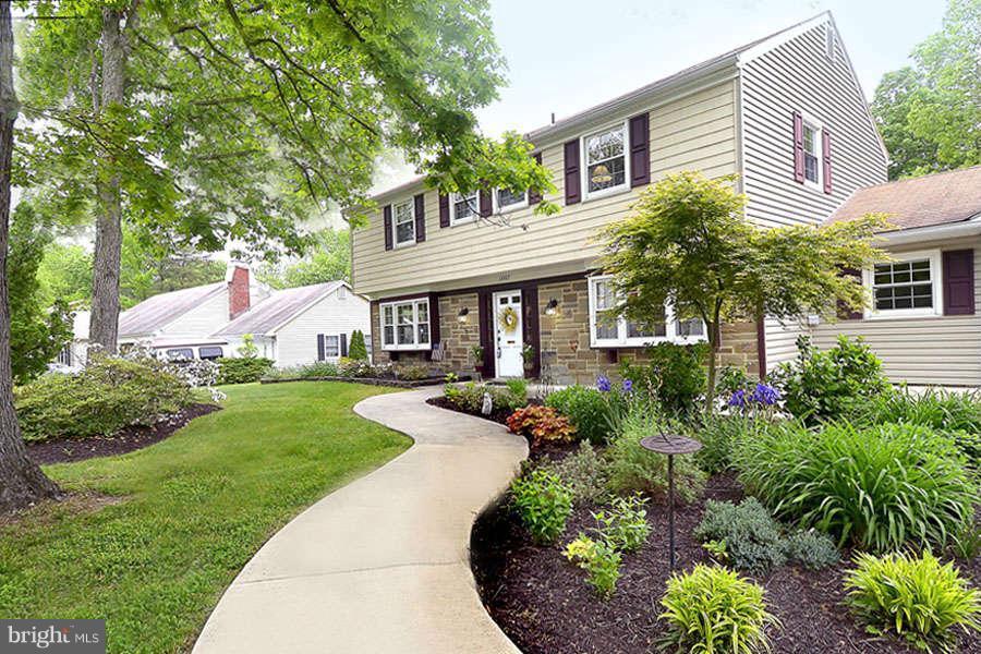 12507 Cedarbrook Lane Laurel, MD 20708 - Photo 3 of 30 Meticulously Landscaped Gardens and Groves