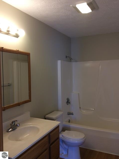 11058 East Pobuda Road Suttons Bay, MI 49682 - Photo 9 of 13 1795637-8.JPG