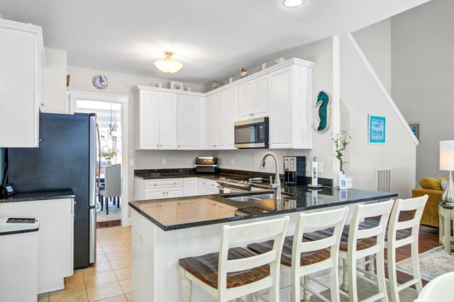 $575,000 | 219 Carolinian Drive, Summerville, SC 29485