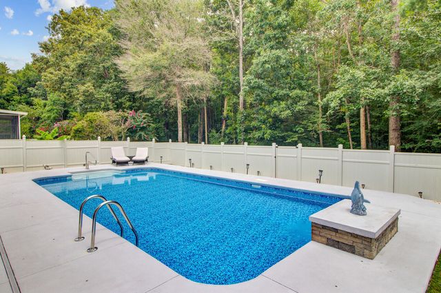 $575,000 | 219 Carolinian Drive, Summerville, SC 29485