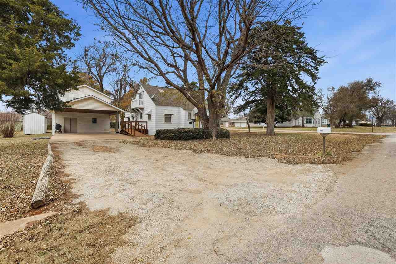 711 North 13th Street Perry, OK 73077 - Photo 4 of 32 Gallery Image 4