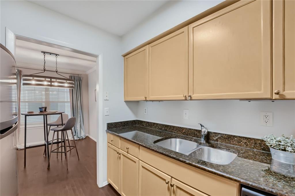 1150 Collier Road Northwest, Unit H10 Atlanta, GA 30318 - Photo 12 of 32 Gallery Image 12