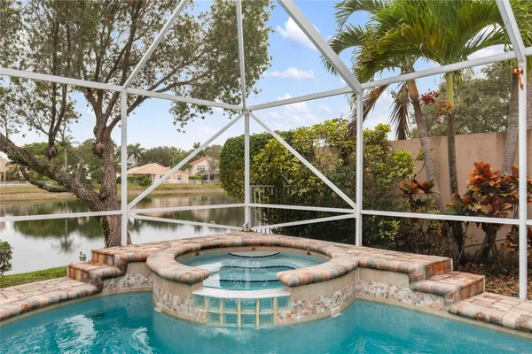$800,000 | 6660 Northwest 75th Place, Parkland, FL 33067