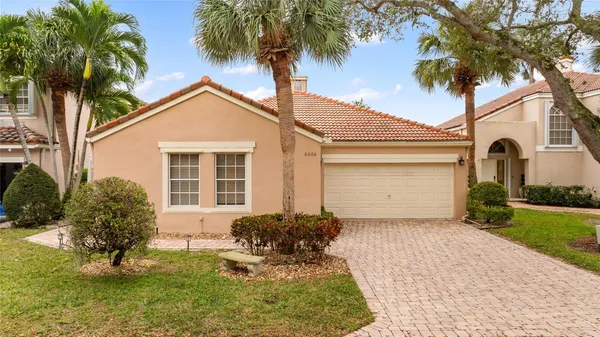 $800,000 | 6660 Northwest 75th Place, Parkland, FL 33067