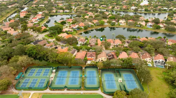 $800,000 | 6660 Northwest 75th Place, Parkland, FL 33067