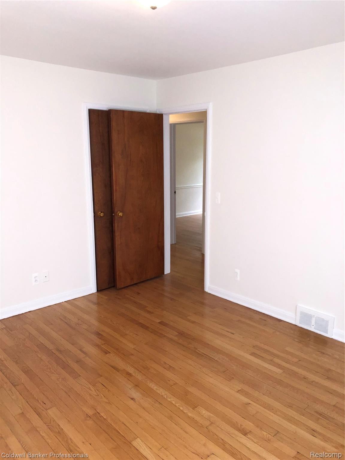 1141 South Renaud Road Grosse Pointe, MI 48236 - Photo 23 of 52 IMG_3468.jpg
