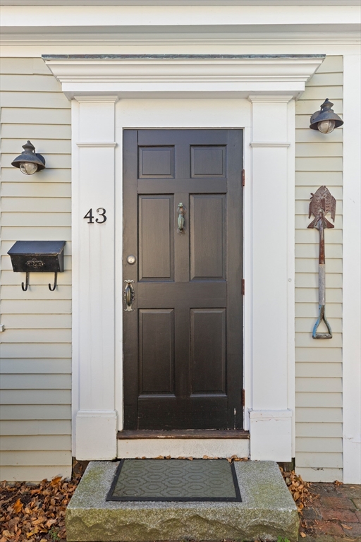 43 Front Street, Unit 43 Beverly, MA 01915 - Photo 3 of 36