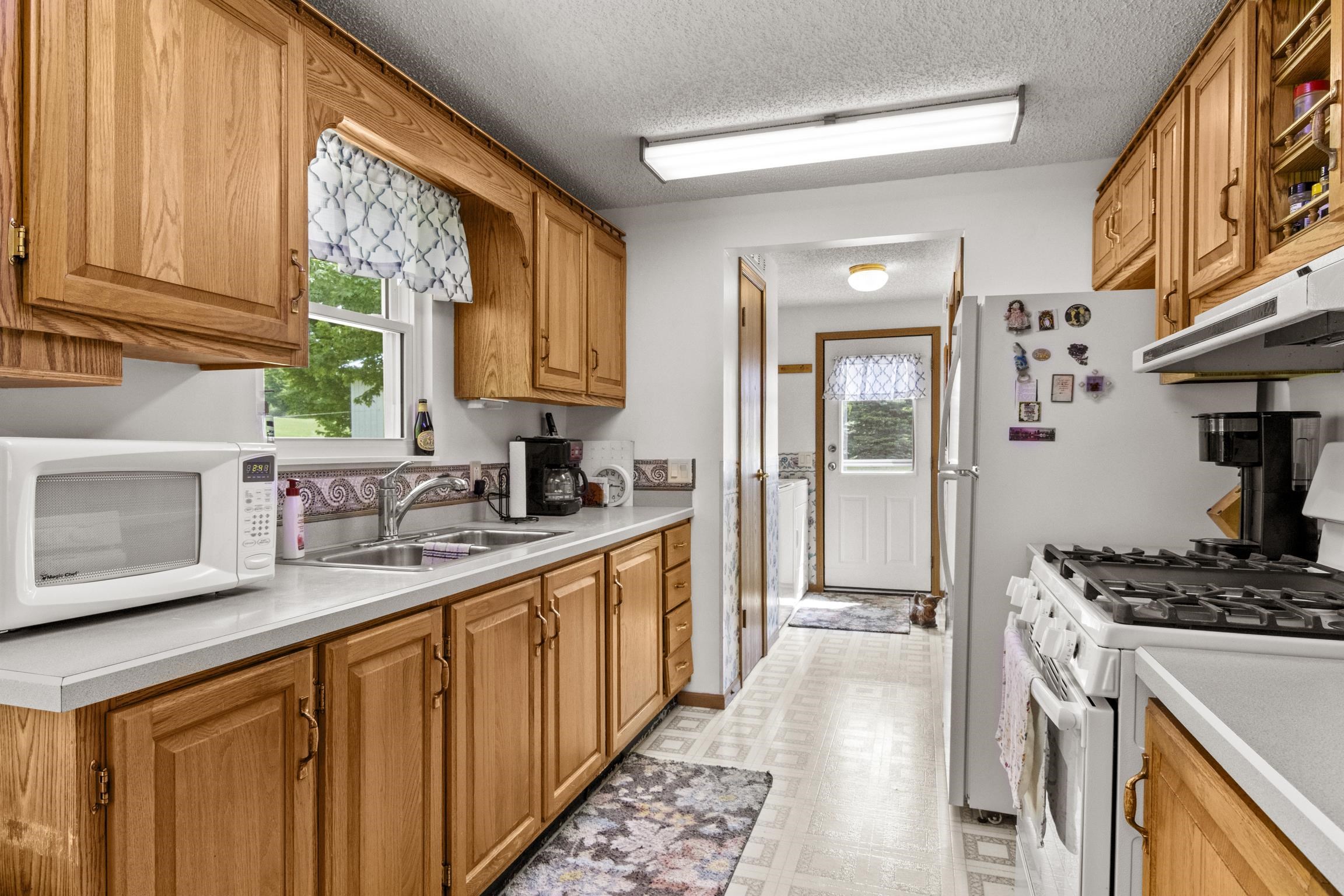 9101 South Nash Road Maple City, MI 49664 - Photo 7 of 29