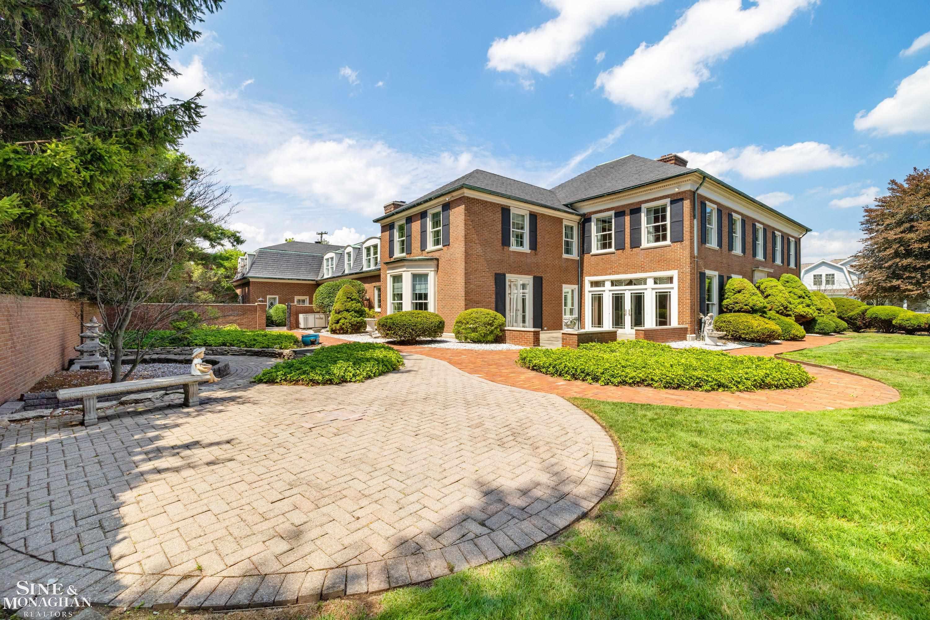 105 Lake Shore Road Grosse Pointe, MI 48236 - Photo 84 of 98 50217830-bf19a905-0340-4a06-8f88-0980afe353e6.JPG