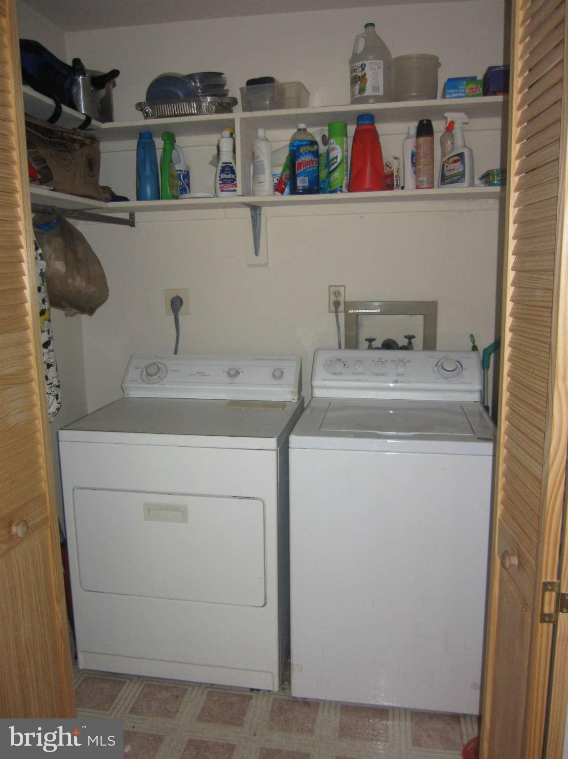 709 Bonifant Road Silver Spring, MD 20905 - Photo 9 of 29 Laundry area off kitchen