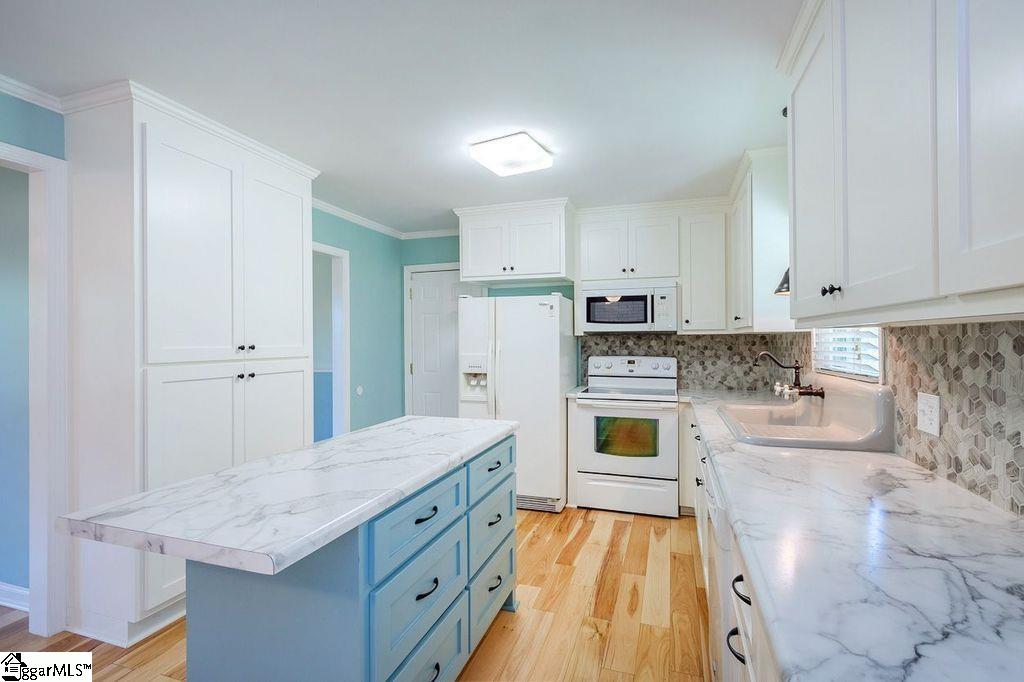1528 Hunts Bridge Road Easley, SC 29640 - Photo 5 of 36