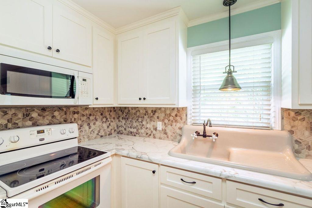 1528 Hunts Bridge Road Easley, SC 29640 - Photo 8 of 36