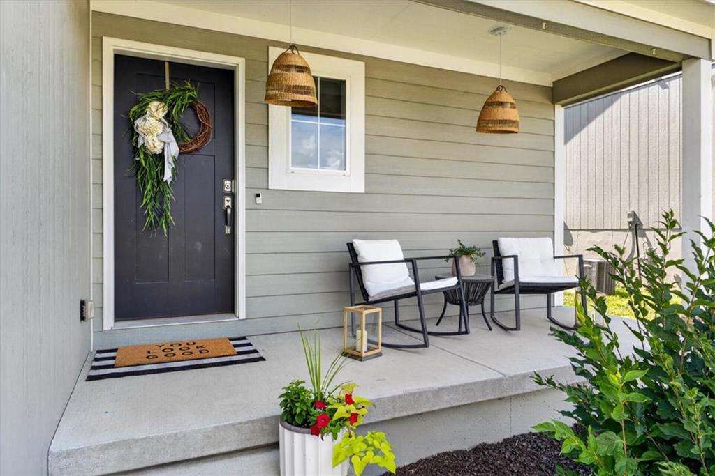 8905 Southwest 8th Street Lee's Summit, MO 64064 - Photo 2 of 48