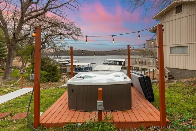 $995,000 | 5213 Conway Lane, Osage Beach, MO 65065