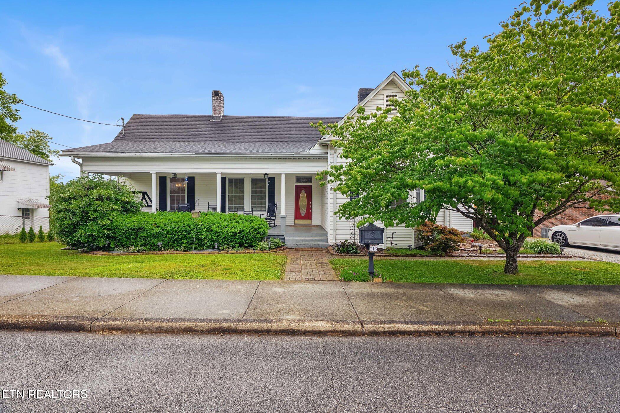 719 Medaris Street Clinton, TN 37716 - Photo 2 of 33 dsc03728