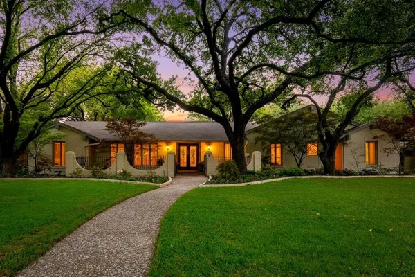 $1,099,000 | 6950 Mossvine Drive, Dallas, TX 75254
