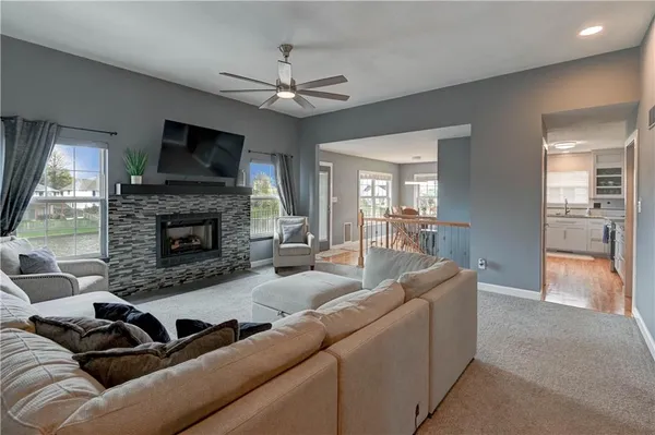 $524,900 | 632 Southwest Lakeview Drive, Grain Valley, MO 64029