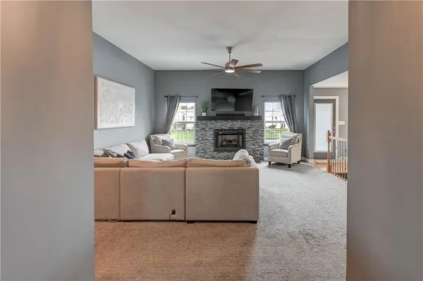 $524,900 | 632 Southwest Lakeview Drive, Grain Valley, MO 64029