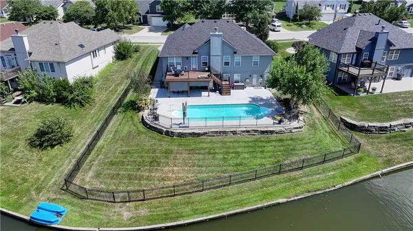$524,900 | 632 Southwest Lakeview Drive, Grain Valley, MO 64029
