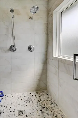 $524,900 | 632 Southwest Lakeview Drive, Grain Valley, MO 64029