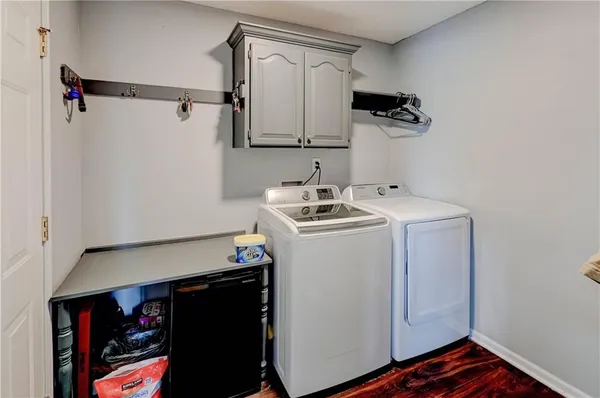 $524,900 | 632 Southwest Lakeview Drive, Grain Valley, MO 64029