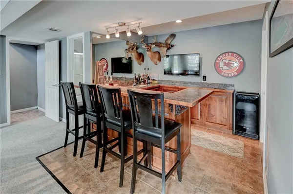 $524,900 | 632 Southwest Lakeview Drive, Grain Valley, MO 64029