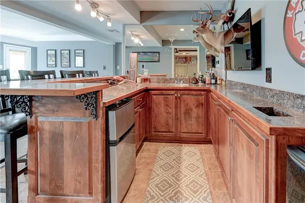 $524,900 | 632 Southwest Lakeview Drive, Grain Valley, MO 64029