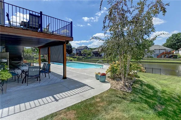 $524,900 | 632 Southwest Lakeview Drive, Grain Valley, MO 64029