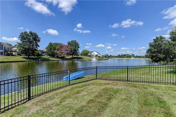 $524,900 | 632 Southwest Lakeview Drive, Grain Valley, MO 64029