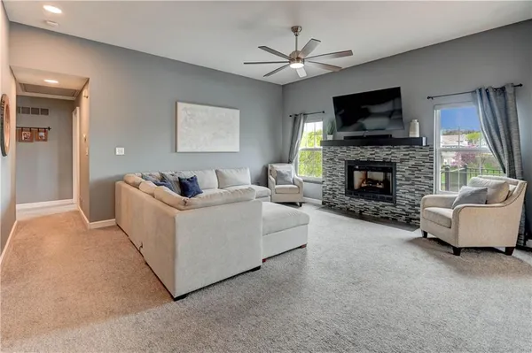 $524,900 | 632 Southwest Lakeview Drive, Grain Valley, MO 64029