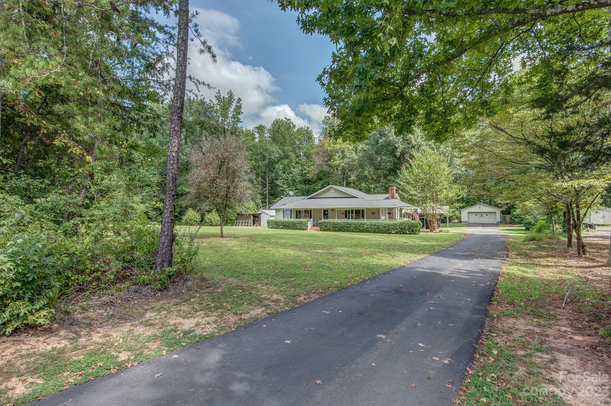 734 Riddle Mill Road Clover, SC 29710 - Photo 2 of 35 Gallery Image 2