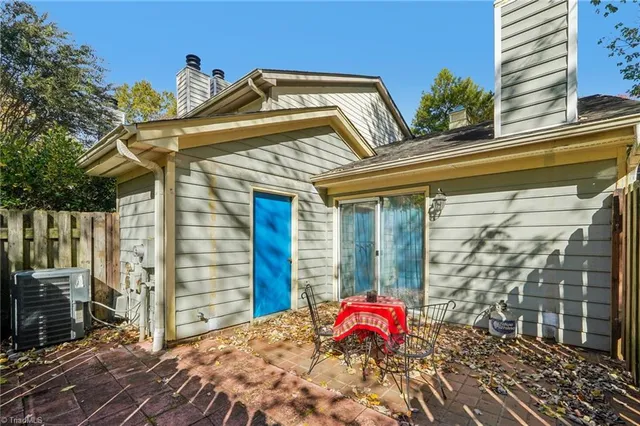 $156,000 | 2739 Cottage Place, Greensboro, NC 27455