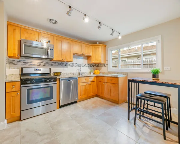 $199,909 | 17157 Walter Street, Lansing, IL 60438