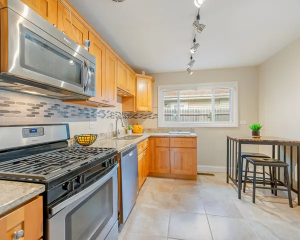 $199,909 | 17157 Walter Street, Lansing, IL 60438